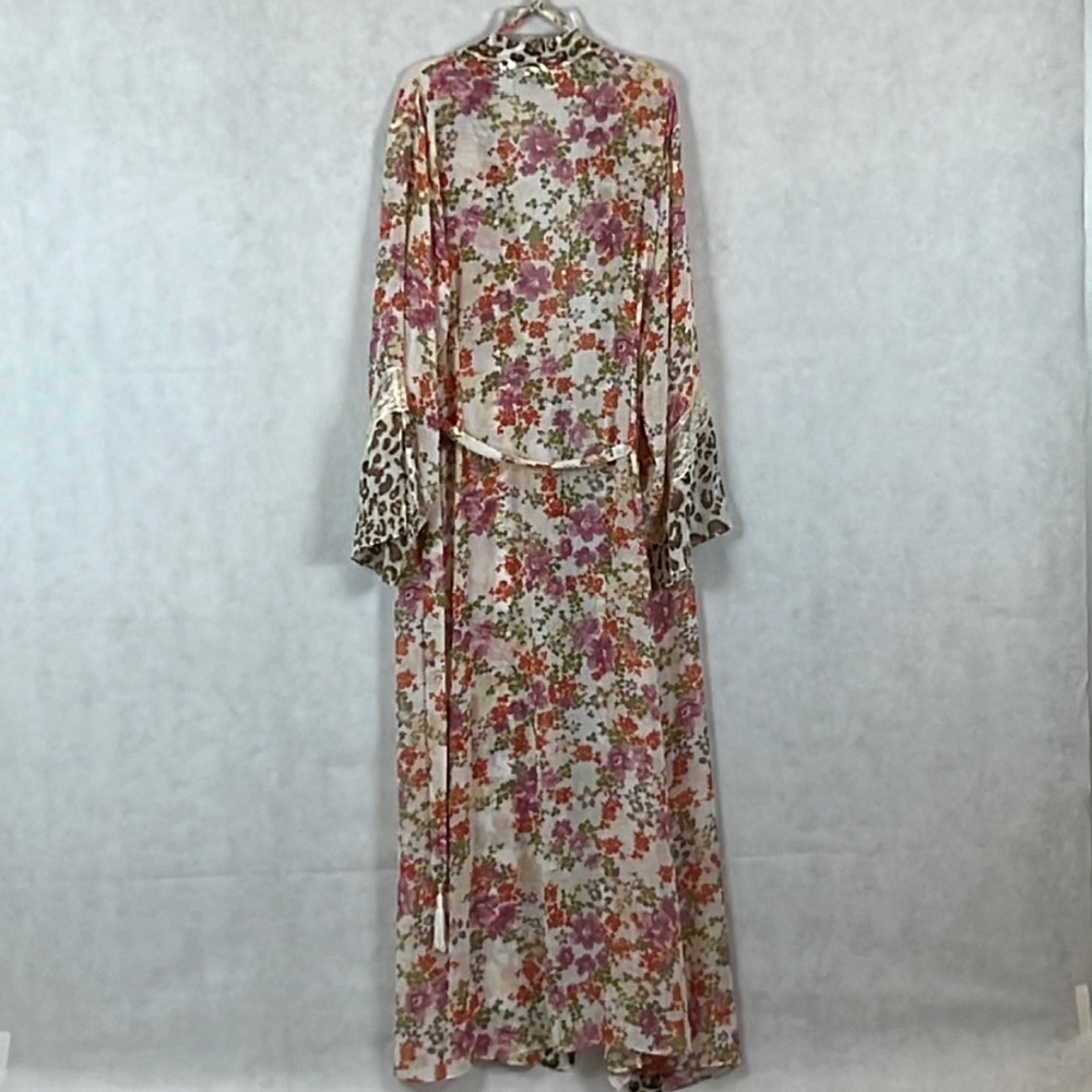 SzXL Valerie Stevens Leopard Floral Kimono - Picture 2 of 9